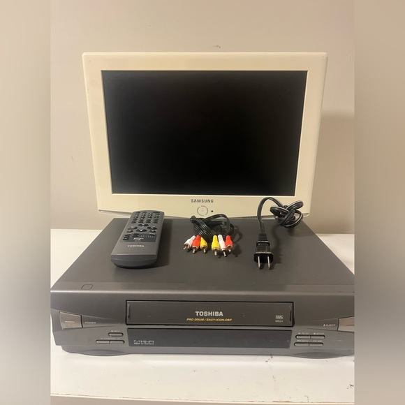 Toshiba M-624 VCR Video Cassette Recorder VHS Player w/ Remote And Cable TESTED - Picture 6 of 10